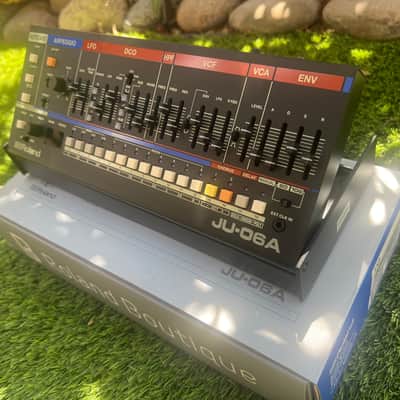 Roland JU-06A Boutique Series Synthesizer Module with Decksaver & Folding dock