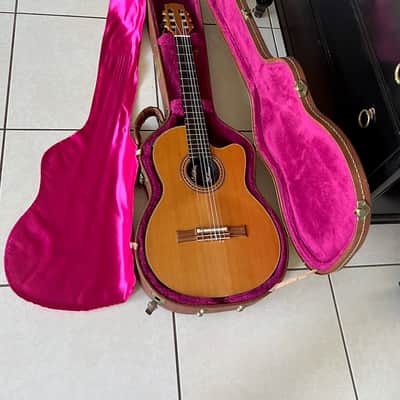 Gibson Chet Atkins CE 1997 - a very rare transitional 3 knob model of the fabulous Nylon Chet. image 15