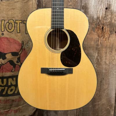 Martin Standard Series 000-18 2026 - Natural image 1