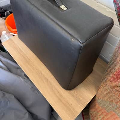Fender ’68 Custom Vibrolux Reverb 2x10 Valve Combo – Celestion Speakers + Footswitch & Cover Bild 11