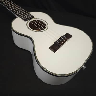 Lanikai Julia Michaels White Pearl Tenor Signature Ukulele w/i ag image 9