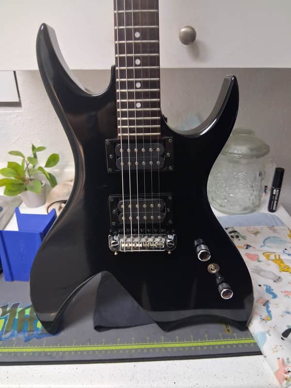 B.C. Rich Bich bronze series 2002 - black