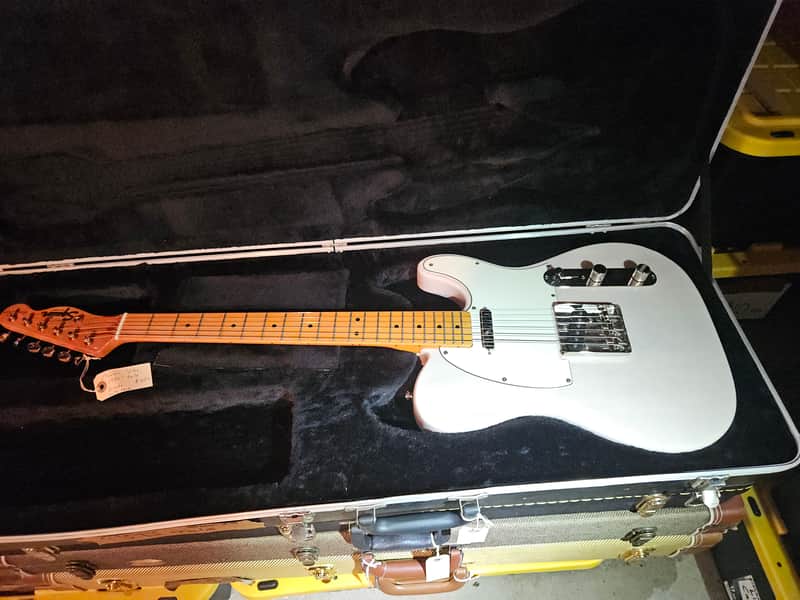 Squire classic vibe 50,s telecaster Blonde see thru over ash body, maple ne k image 1