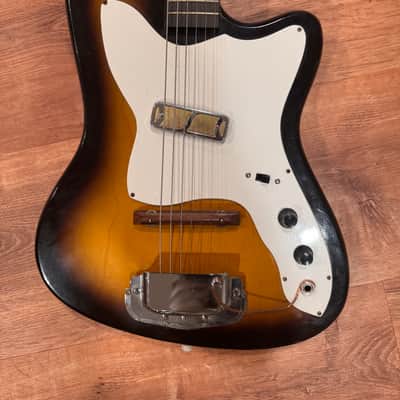 Harmony H14 Silhouette / Bobkat 1963 - 1973 - Sunburst image 2