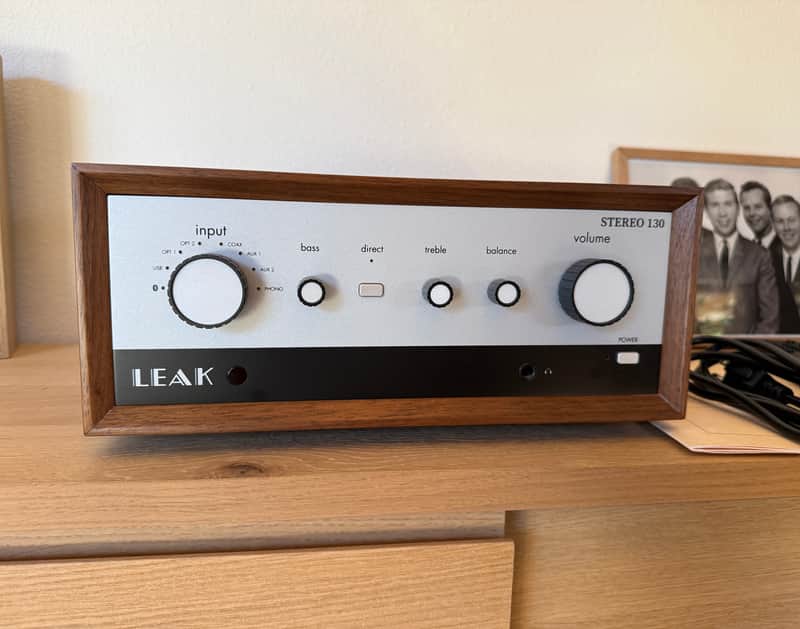 Leak Stereo 130 Integrated Amplifier w/ Bluetooth - Walnut w/original box and manuals - NM condition