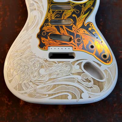 Engraved Pickguard & Free Tremolo Cover in Iridescent Gold Acrylic Mirror Design #3 for Fender Stratocaster HSH, HSS, SSS Setups Available image 7
