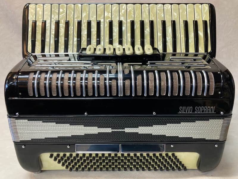 SILVIO SOPRANI 3-REED ACCORDION #CCBSS4232-7 image 1