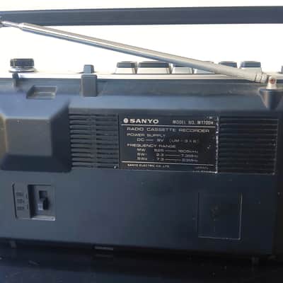 Sanyo M1700H 1980's Mini Boombox image 3