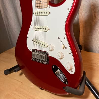 2019 Squier Standard Stratocaster in Candy Apple Red image 4