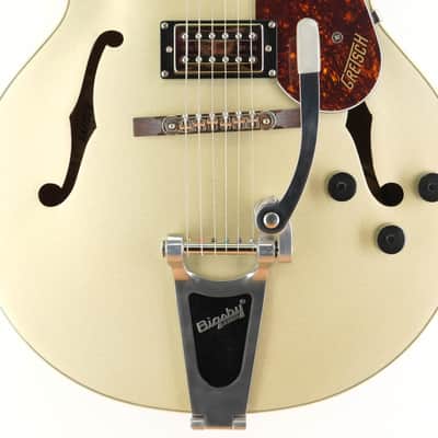 Gretsch G2420T Streamliner Hollow Body with Bigsby Gold image 3