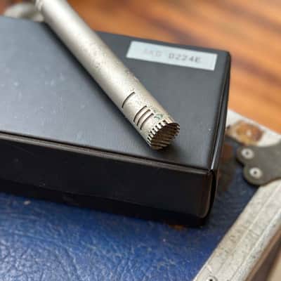 AKG D224E Dynamic Microphone image 4