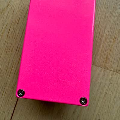 Broughton Audio Maestro Bass Fuzz – Hot Pink Sparkle – MINT image 4