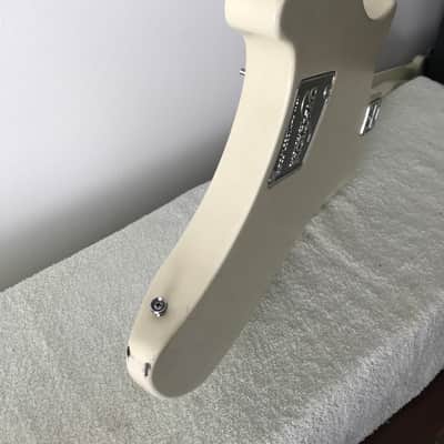 Ovation Breadwinner White image 15