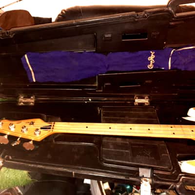 LOCAL PICKUP ONLY VEGAS>Peavey Patriot bass guitar 1986 - white, with factory yellow wood, and player modified with natural wood, NEEDS ELECTRONIC CONNECTION image 1