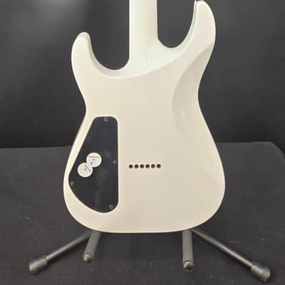Jackson X Series Soloist™ SLX DX HT, Laurel Fingerboard, Snow White image 7