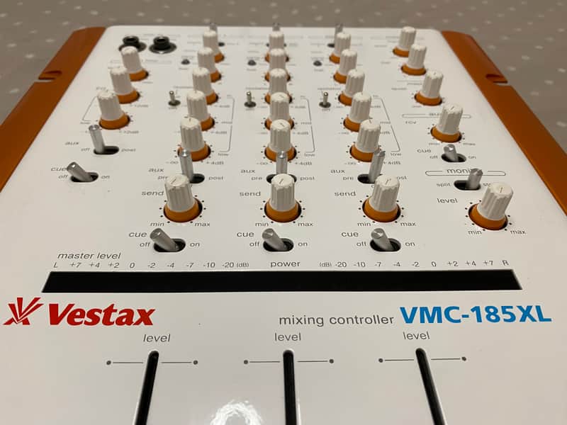 Vestax VMC 185 XL - Blanco image 1
