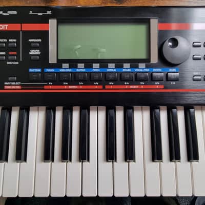 Immagine Roland Juno G 61-Key 128-Voice Expandable Synthesizer inc. Hard Case - 5