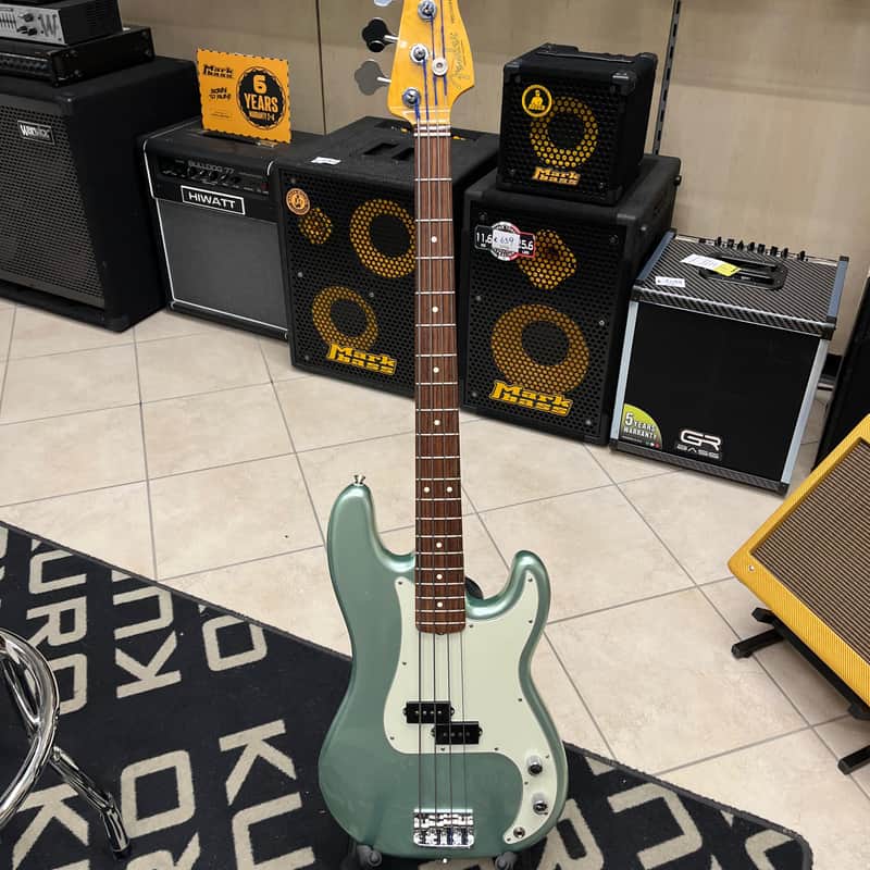 Fender American Professional II Precision Bass with Rosewood Fretboard