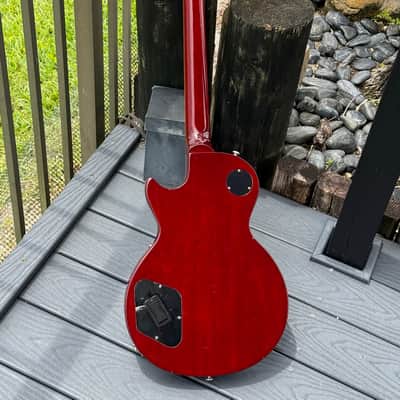 Gibson Les Paul Classic 2014 - a nice Cherry Red Classic ready to enjoy on a budget. image 3