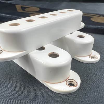 General Vintage Tone White Edad Bakelite 50’s style Strat Pickup Covers Aged white image 5