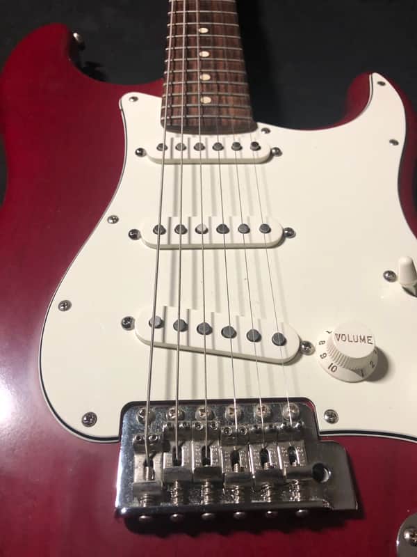 Fender Highway One Stratocaster with Rosewood Fretboard 2007 Midnight Wine Transparent image 1
