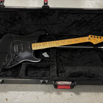 Fender Standard Stratocaster HSS 1999-2006 - Black image 1