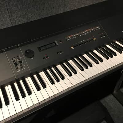 Roland RD-1000 Digital Piano w Stand. 88 Keyboard Has Seen Studio Use Only, NICE ! image 13