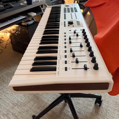 Arturia KeyLab 61 MkII MIDI Controller 2018 - Present - White