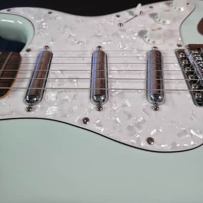 Squier Vintage Modified Surf Stratocaster 2012 - 2018 - Sonic Blue image 6