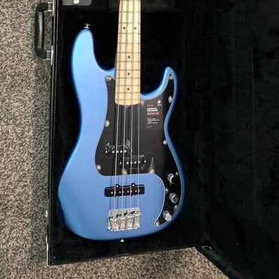 g&g hardhsell case for fender precison electric bass guitar Black image 8
