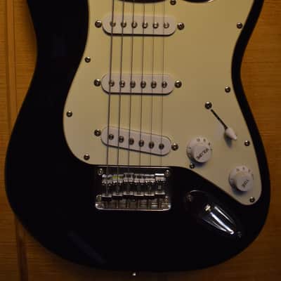 Squier Mini Guitar Black image 2
