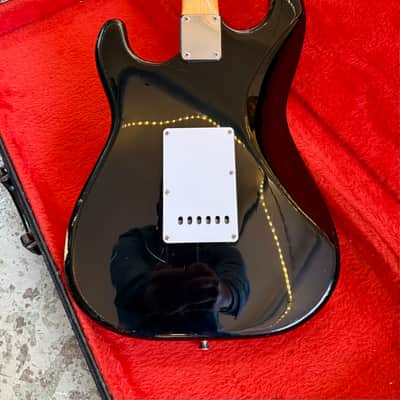MIJ Fender Stratocaster ST62 SQUIER E serial c 1985 - Black original vintage Japan Fujigen image 10