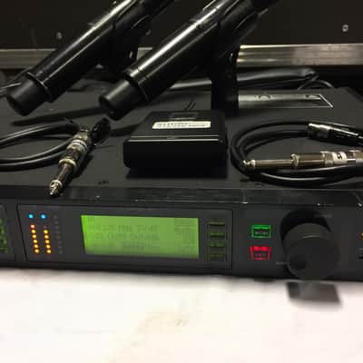 Shure UHFR UR4D 124 image 2