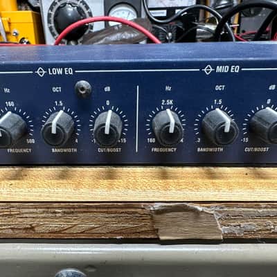 Symetrix 528E Channel Strip Mic Pre Parametric EQ Comp image 4