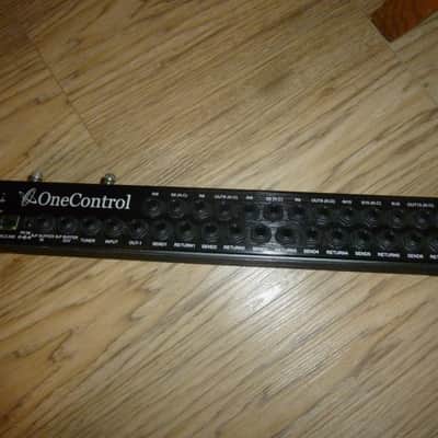 One Control Crocodile Tail Loop Switcher 2010s - Black image 3