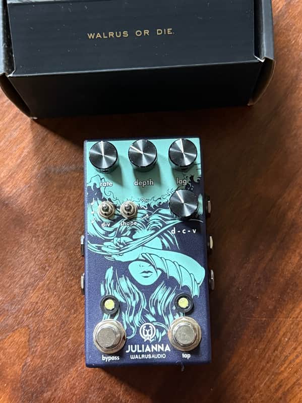 Walrus Audio Julianna Deluxe Chorus / Vibrato 2020 - Present - Blue image 1