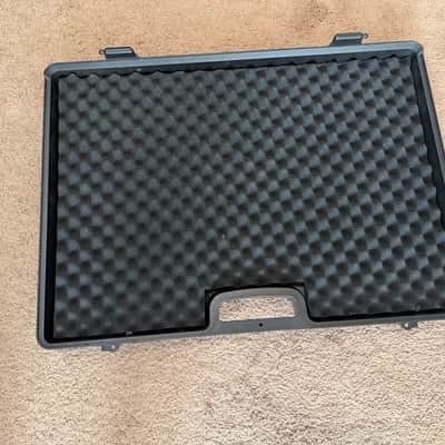 Behringer PB1000 Powered Pedalboard 2010s - Standard image 2
