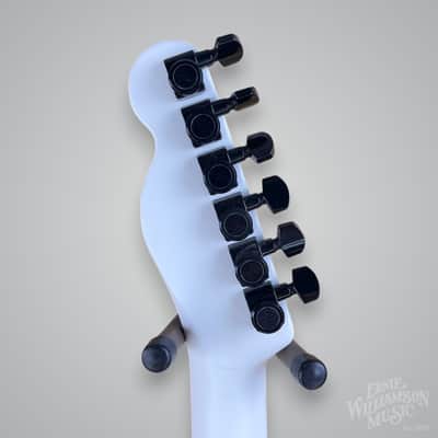 Fender Jack White Signature Triplesonic Acoustasonic Telecaster 2025 - Satin Arctic White with Black Top image 8