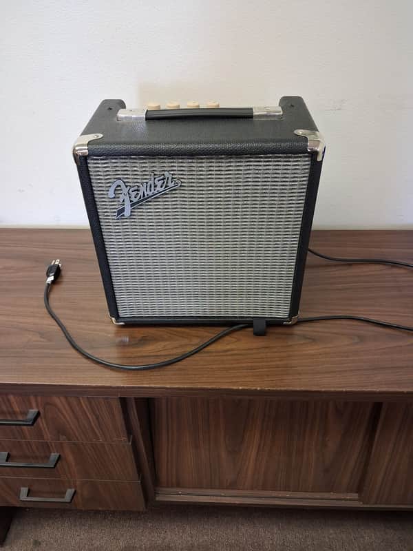 Fender Rumble 15 V3 15-Watt 1x8" Bass Combo 2015 - Present - Black image 1