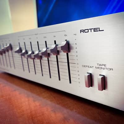 Rotel RE-500 1983 Silver Rare Vintage Stereo Graphic Analog Equalizer image 2