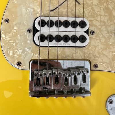Original 2002 Fender Tom Delonge Limited Edition Stratocaster Strat Graffiti Yellow image 3