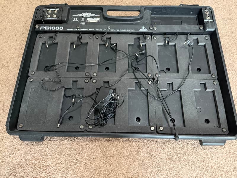 Behringer PB1000 Powered Pedalboard 2010s - Standard image 1