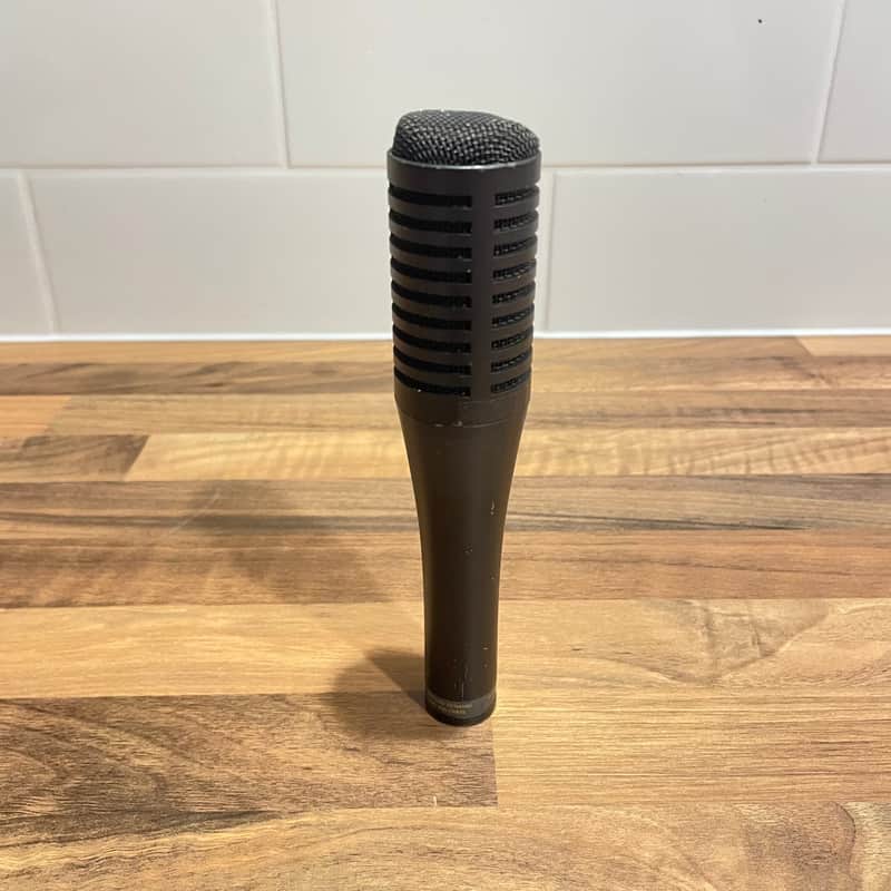 Yamaha DM104 Cardioid Dynamic Microphone 2022 - Present - Black image 1