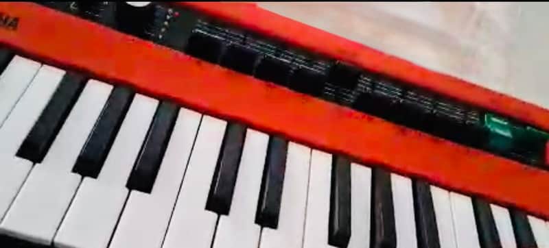 Yamaha Reface YC Mini Mobile Keyboard 2015 - Present - Red image 1