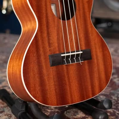 Lanikai MA-T Mahogany Tenor Ukulele with Padded Gig Bag image 12