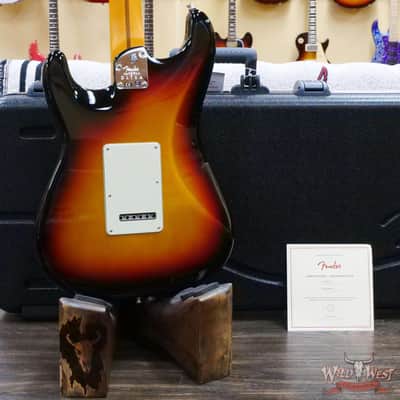 Fender American Ultra Stratocaster HSS Rosewood Fingerboard Ultraburst image 9