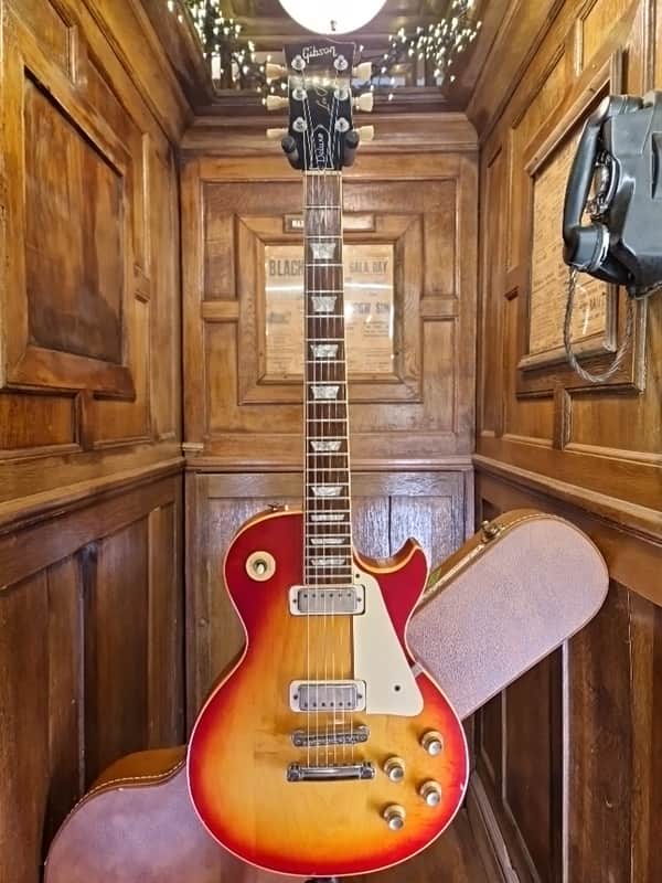 Gibson Les Paul Deluxe 1975 - Cherry Sunburst image 1