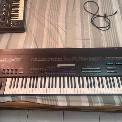 Yamaha DX5 Programmable Algorithm Synthesizer