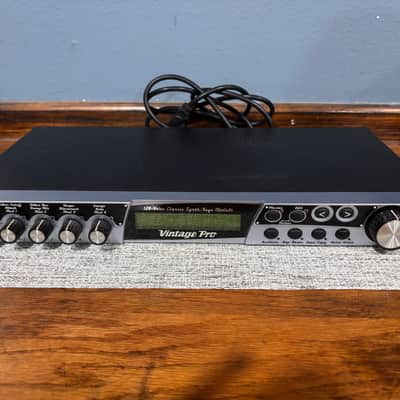 E-MU Systems Vintage Pro Rackmount 128-Voice Classic Synth / Keys Module 1999 - 2000 - Silver / Black