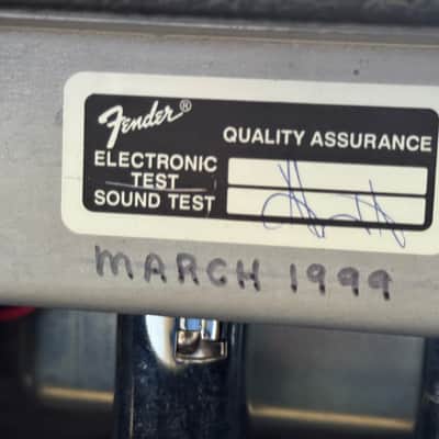 Fender "Custom" Vibrolux Reverb 40-Watt 2x10" Guitar Combo 1999 - Black image 14